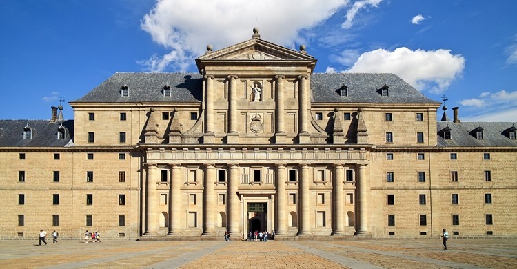 10 leyendas increíbles sobre el Monasterio de San Lorenzo de El